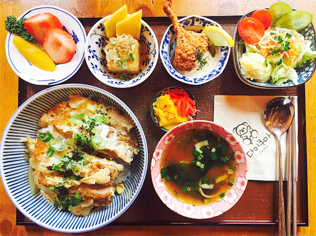 ▲ 올 2월부터 일본 가정식 메뉴로 선보이고 있는 점심 특선 ‘쿠마밀’. 메인 메뉴는 매주 바뀌고 사이드 메뉴는 재료에 따라 매일 바뀌는 게 특징. 오후 12시부터 4시까지 먹을 수 있다. (출처 : instagram.com/DAIKUMAIZAKAYA)