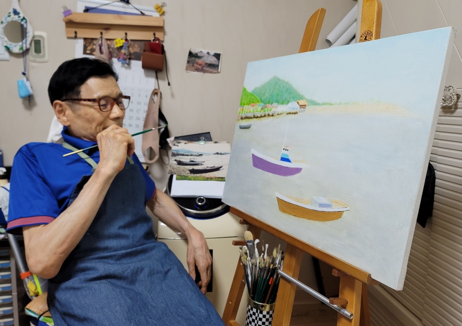 그림을 그리는 송인식 씨