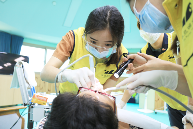 코비에셋이 지원하는 장애인 치과치료 봉사단 푸르메미소원정대